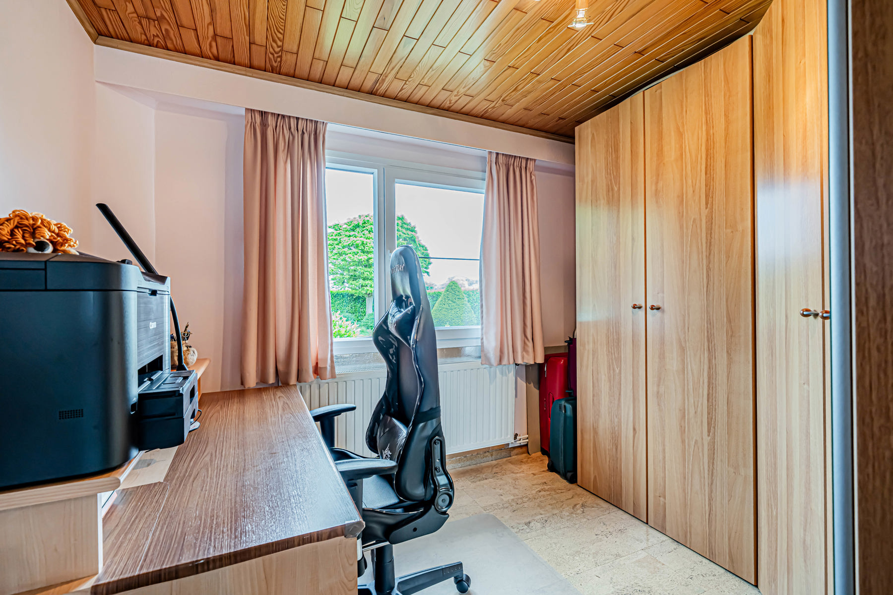 7708097_77830839.jpg